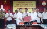 Bàn giao danh sách những người đủ tiêu chuẩn ứng cử đại biểu Quốc hội khóa XV và đại biểu HĐND tỉnh nhiệm kỳ 2021 – 2026