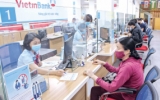 Ngành Ngân hàng hỗ trợ, chia sẻ cùng khách hàng vượt qua khó khăn 