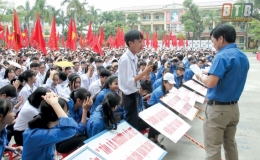 Bảo đảm trật tự an toàn giao thông trước cổng trường