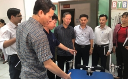 Giám sát việc thực hiện các quy định của pháp luật về trang thiết bị y tế