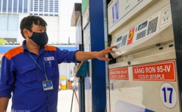 Giá xăng có thể tăng nhẹ ngày mai