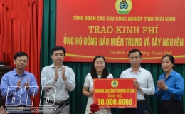 Hơn 465 triệu đồng ủng hộ đồng bào miền Trung và Tây Nguyên