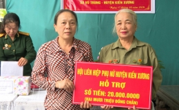 Khánh thành nhà tình nghĩa cho bà Nguyễn Thị Thủy, thôn 7B, xã Vũ Trung