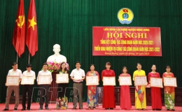 Đông Hưng: Khen thưởng 36 tập thể, cá nhân có thành tích xuất sắc trong công tác công đoàn trường học
