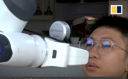Robot tự động lẫy mẫu dịch mũi đầu tiên trên thế giới