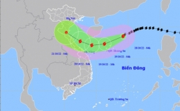 Bão số 6 giật cấp 15 trên Biển Đông, suy yếu trước khi đổ bộ đất liền