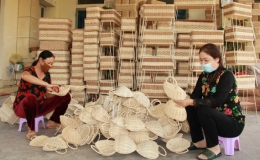 “Đòn bẩy” thoát nghèo