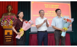 Gặp mặt thí sinh tham dự Hội thi giảng viên lý luận chính trị giỏi cấp khu vực năm 2022