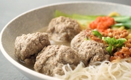 Món mì bò viên nổi tiếng của Indonesia