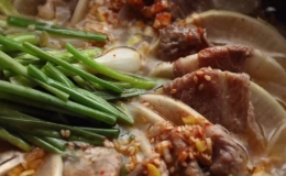 Nấu canh củ cải thịt bò bổ dưỡng cho ngày lạnh