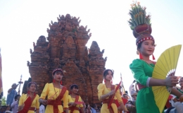 Nhộn nhịp Lễ hội Katê 2022 ở Ninh Thuận