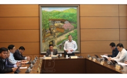 Quốc hội thảo luận tại Tổ về kết quả thực hiện kế hoạch phát triển kinh tế - xã hội