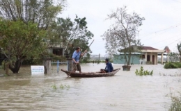 Tập trung khắc phục hậu quả, chủ động ứng phó với áp thấp nhiệt đới, mưa lũ tại miền Trung