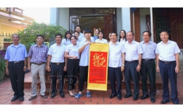 Thăm, chúc mừng em Đặng Lê Nguyên Vũ