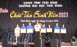Đêm gala chào đón gần 1.000 tân sinh viên Trường Đại học Thái Bình