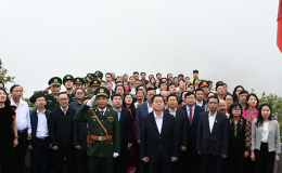 Đồng chí Nguyễn Trọng Nghĩa dự Lễ thượng cờ tại Cột cờ Quốc gia Lũng Cú