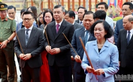 Khánh thành di tích Bác Hồ về thăm Tập đoàn sản xuất Chí Hòa và đón nhận Bằng Di tích Lịch sử-Văn hóa cấp tỉnh Cơ sở A2, Báo Nhân Dân