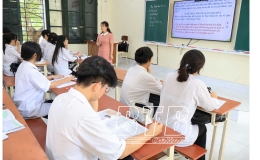 Giáo viên, học sinh cuối cấp bắt nhịp chương trình mới