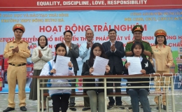 Hoạt động trải nghiệm tại Trường THPT Đông Hưng Hà