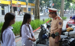 Mở đợt cao điểm xử lý nghiêm học sinh và phụ huynh vi phạm giao thông