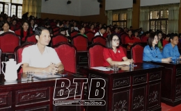 Truyền thông về vai trò của phụ nữ trong chăm sóc, giáo dục trẻ em