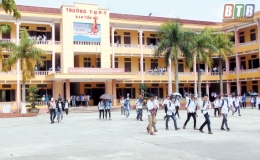 Nam Tiền Hải: 50 năm - một mái trường