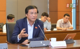 Quốc hội thảo luận tại Tổ về Luật sửa đổi của Luật Phòng, chống thiên tai, Luật Đê điều và Luật Xây dựng