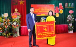 Trường Mầm non 1/6 – Lê Hồng Phong đón nhận Cờ thi đua của Chính phủ