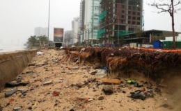 Bão số 13 làm 18 người bị thương