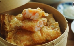 Làm tàu hũ ky cuộn tôm chiên giòn