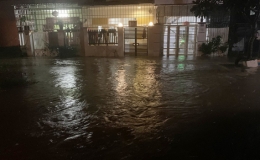 Mưa lớn gây ngập nặng tại nhiều tỉnh thành khu vực miền Trung và Tây Nguyên