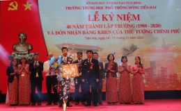 Trường THPT Đông Tiền Hải kỷ niệm 40 năm thành lập trường và đón nhận Bằng khen của Thủ tướng Chính phủ