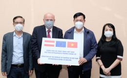 Bộ Y tế tiếp nhận 500.000 liều vaccine AstraZeneca của Chính phủ Áo trao tặng