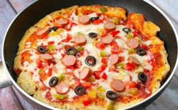 Cách làm pizza trứng chiên mới lạ cho bữa sáng