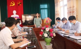 Đồng chí Trần Thị Bích Hằng, Phó Chủ tịch UBND tỉnh kiểm tra, chỉ đạo công tác phòng, chống dịch Covid-19 tại huyện Quỳnh Phụ