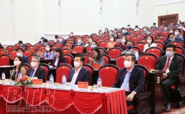 Gần 1.500 tập thể, cá nhân được khen thưởng trong phong trào thi đua “Đổi mới, sáng tạo trong quản lý, giảng dạy và học tập năm học 2020-2021”