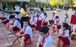 Giao lưu câu lạc bộ tiếng Anh với chủ đề ngày Nhà giáo Việt Nam