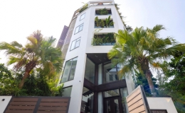 Lấy ý tưởng cải tạo đục, trổ, nhà góc phố đẹp không kém resort