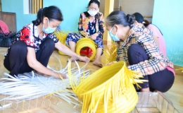 Nghề đan cho thu lãi hàng trăm triệu đồng/năm