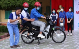 Trên 1.600 giáo viên và học sinh Trường THPT Đông Hưng Hà được tuyên truyền Luật Giao thông đường bộ