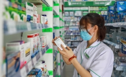 Chính phủ chỉ đạo bảo đảm thuốc, trang thiết bị y tế và thanh toán chi phí khám bệnh, chữa bệnh bảo hiểm y tế