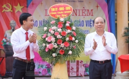 Đồng chí Đặng Thanh Giang, Ủy viên Ban Thường vụ Tỉnh ủy, Phó Chủ tịch thường trực HĐND tỉnh: Chúc mừng Trường Tiểu học và THCS Phúc Thành (Vũ Thư)