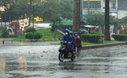 Dự báo thời tiết 27.11: Cảnh báo mưa lớn, dông lốc ở nhiều khu vực