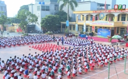 Học sinh tiểu học thành phố tự tin trong giao tiếp Tiếng Anh