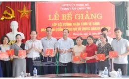 Hưng Hà: Phát triển đảng viên trong doanh nghiệp
