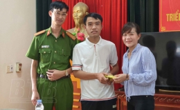Trả lại gần 6 triệu đồng cho người bị mất