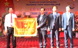 Trường THPT Nguyễn Huệ: Kỷ niệm 25 năm ngày thành lập trường