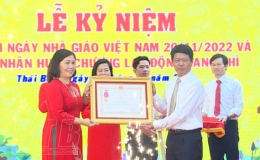 Trường Tiểu học Lê Hồng Phong: Đón nhận Huân chương Lao động hạng Nhì