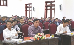 Đồng chí Nguyễn Khắc Thận, Phó Bí thư Tỉnh ủy, Chủ tịch UBND tỉnh tiếp xúc cử tri tại thành phố Thái Bình