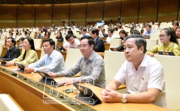 Kỳ họp thứ 6: Quốc hội biểu quyết thông qua các dự án luật, nghị quyết